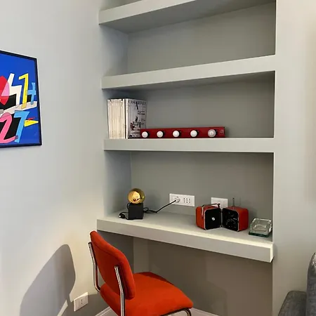 Historic Design House Near Aquarium *