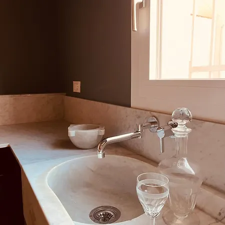 Historic Design House Near Aquarium