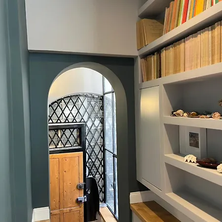 Apartment Historic Design House Near Aquarium Genoa