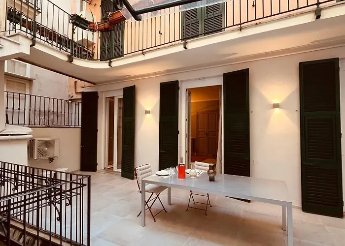 Historic Design House Near Aquarium Genua