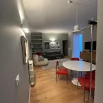 Historic Design House Near Aquarium